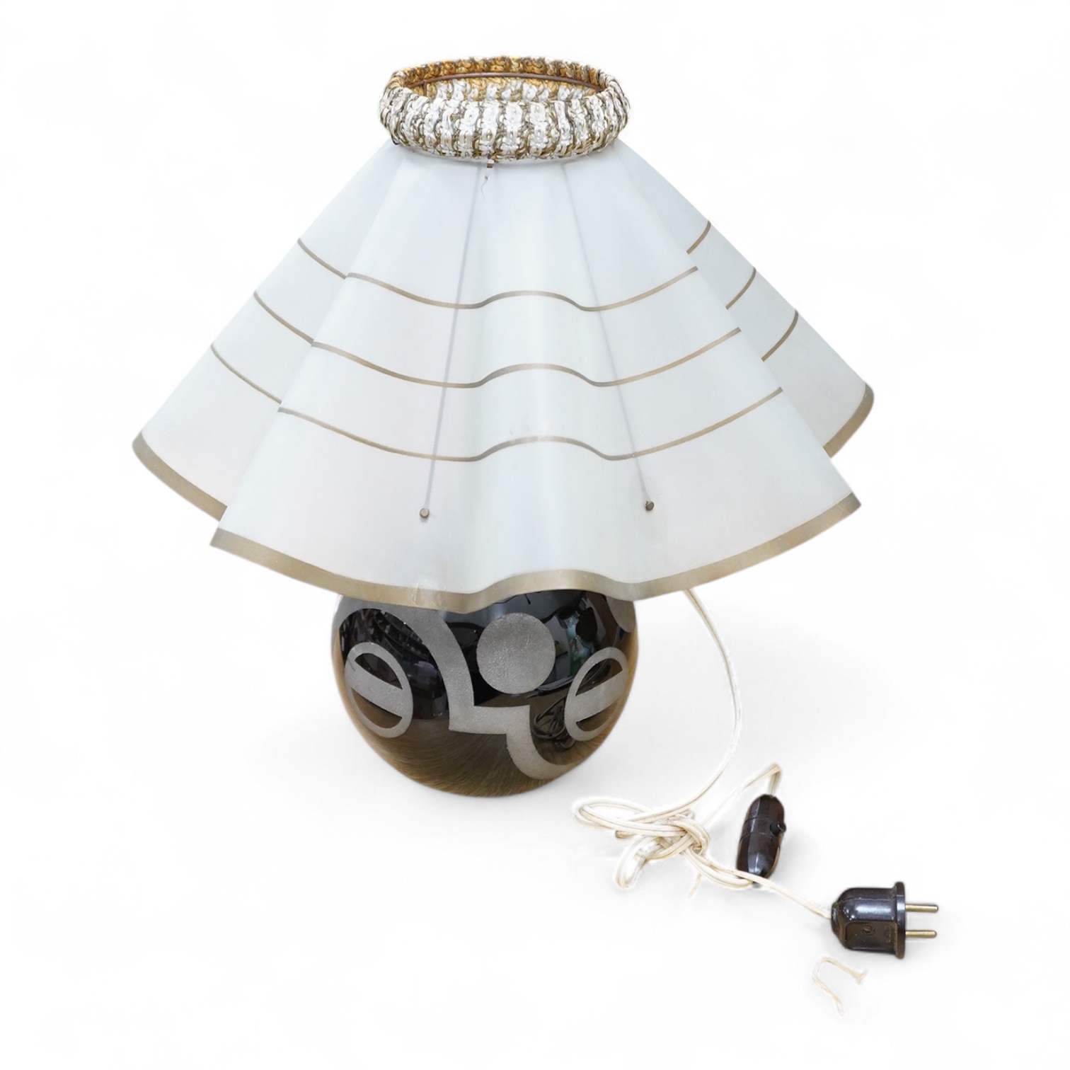 A French Art Deco etched glass table lamp with shade, 37cm high